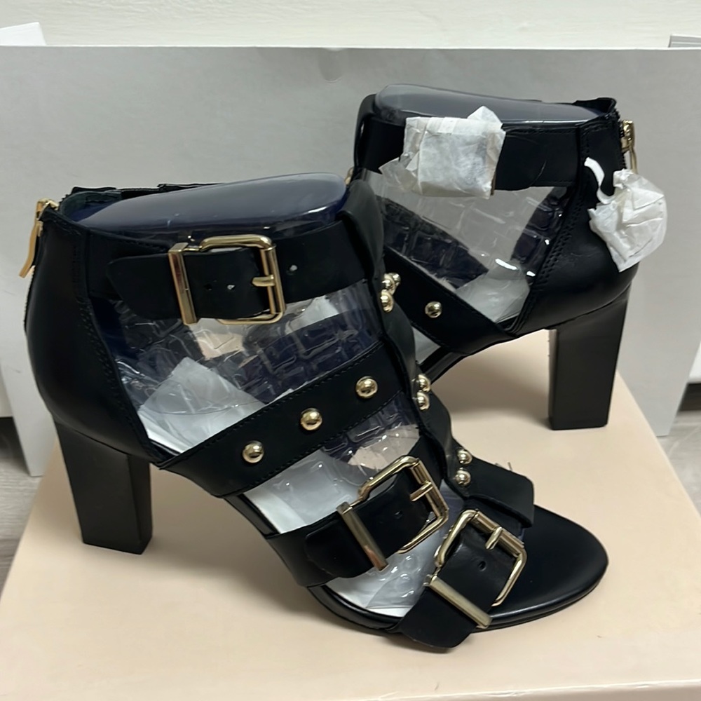 BCBG Generation Black Frizzy Heel Sandals Size 7M